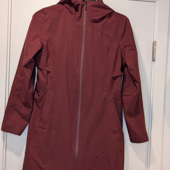 Lululemon Rain Rebel Jacket - Women's sz 6 - Picture 1 of 7